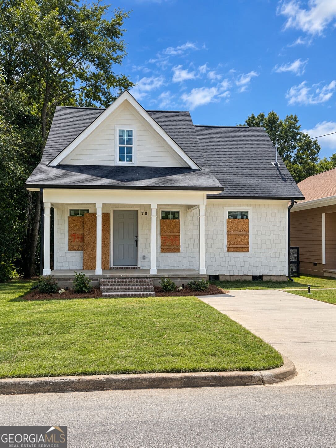 3 bedroom, 2 bathroom, 1,250 sq ft single family residence for sale at 748 Villa Esta Avenue, Macon, GA 31206