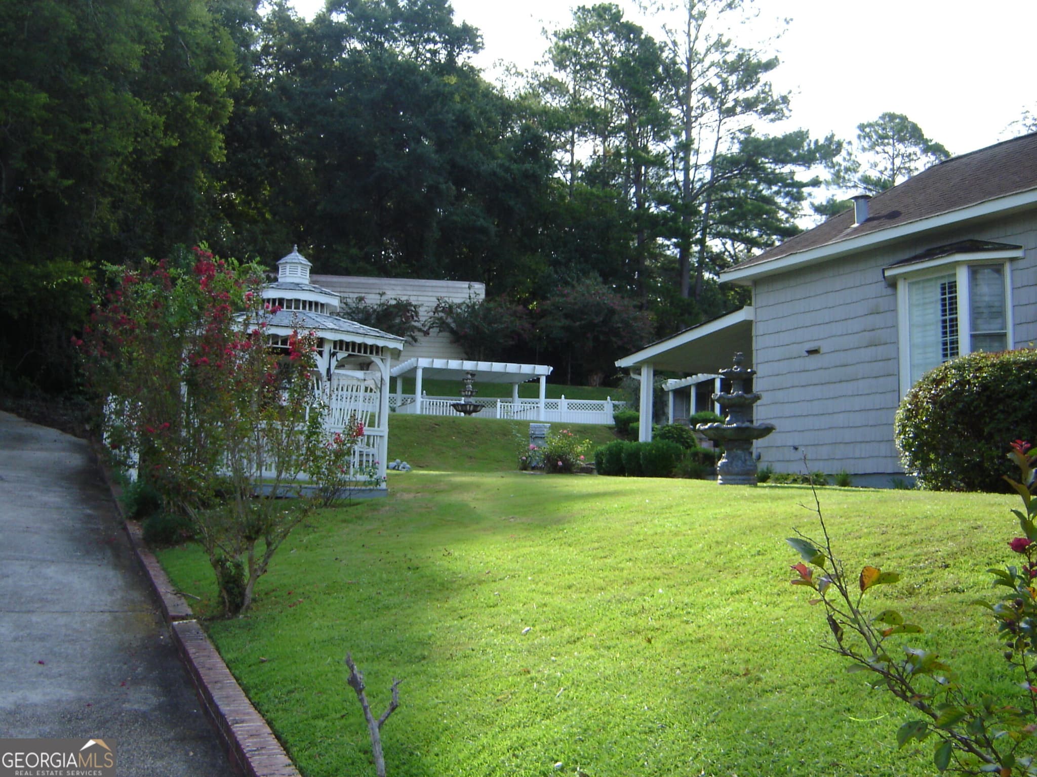 4 bedroom, 1.5 bathroom, 1,974 sq ft single family residence for sale at 5506 20th Avenue, Valley, AL 36854 — photo 4