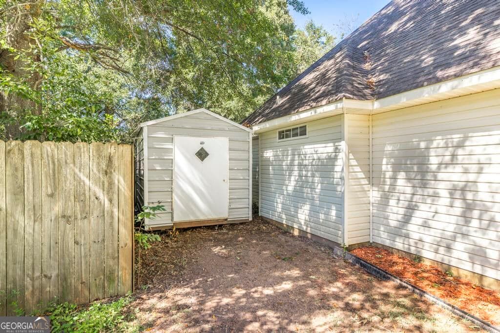 3 bedroom, 2 bathroom, 2,197 sq ft single family residence for sale at 512 Quail Run Drive, Warner Robins, GA 31088 — photo 6