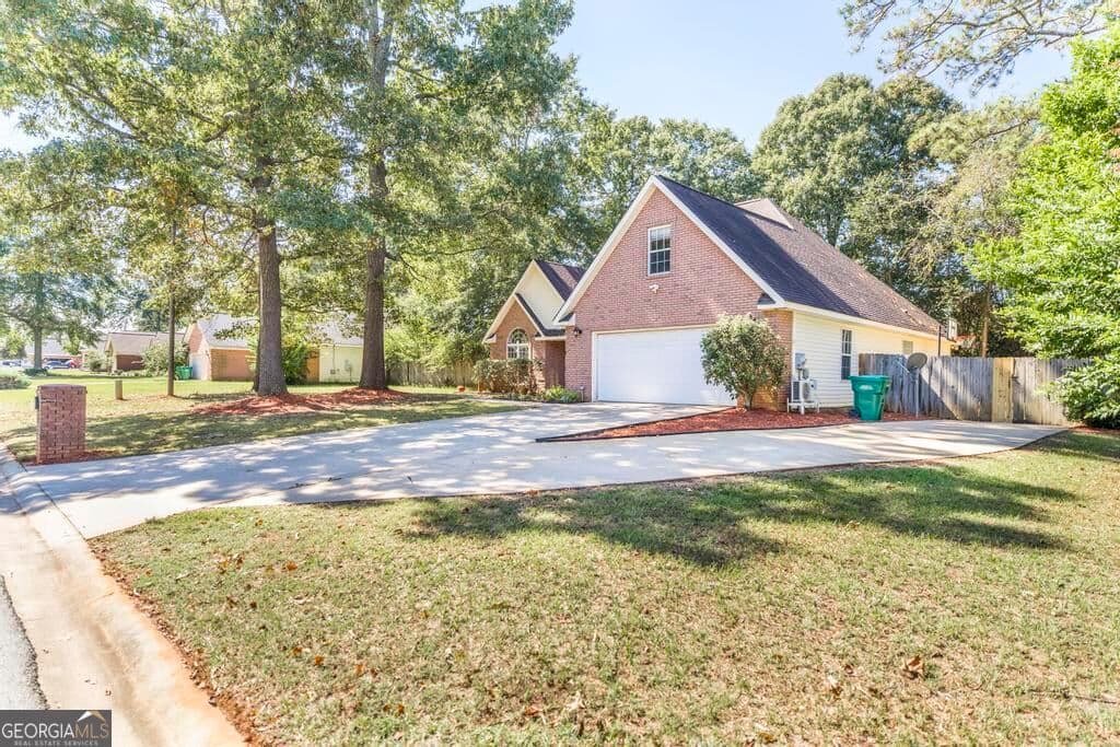 3 bedroom, 2 bathroom, 2,197 sq ft single family residence for sale at 512 Quail Run Drive, Warner Robins, GA 31088 — photo 3
