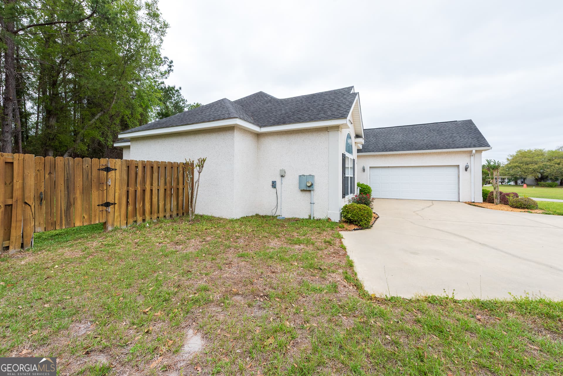 4 bedroom, 2 bathroom, 1,982 sq ft single family residence for sale at 110 Lexington Way, Brunswick, GA 31525 — photo 6