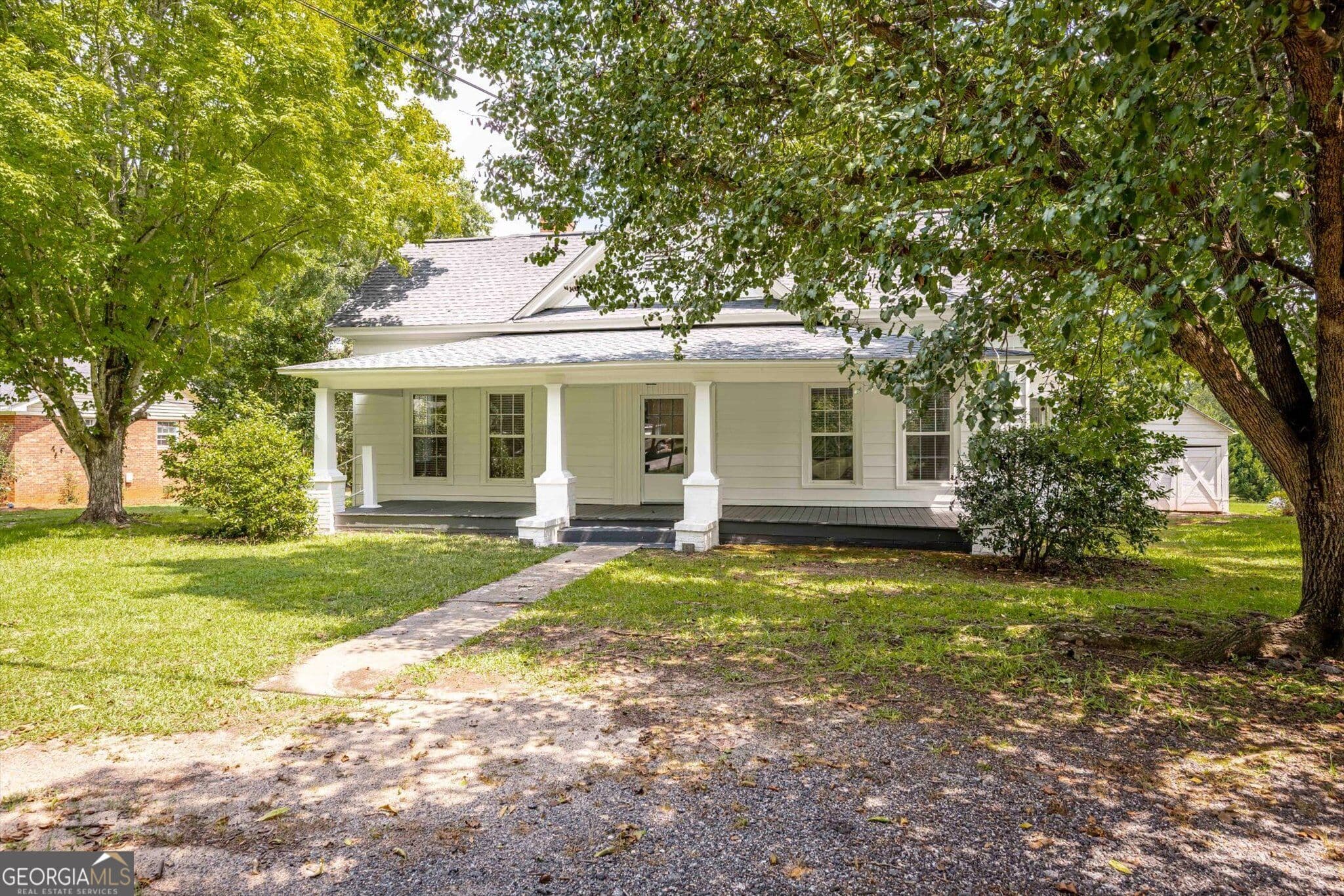 3 bedroom, 2 bathroom, 1,900 sq ft single family residence for sale at 182 Dallas Street, Lincolnton, GA 30817 — photo 2