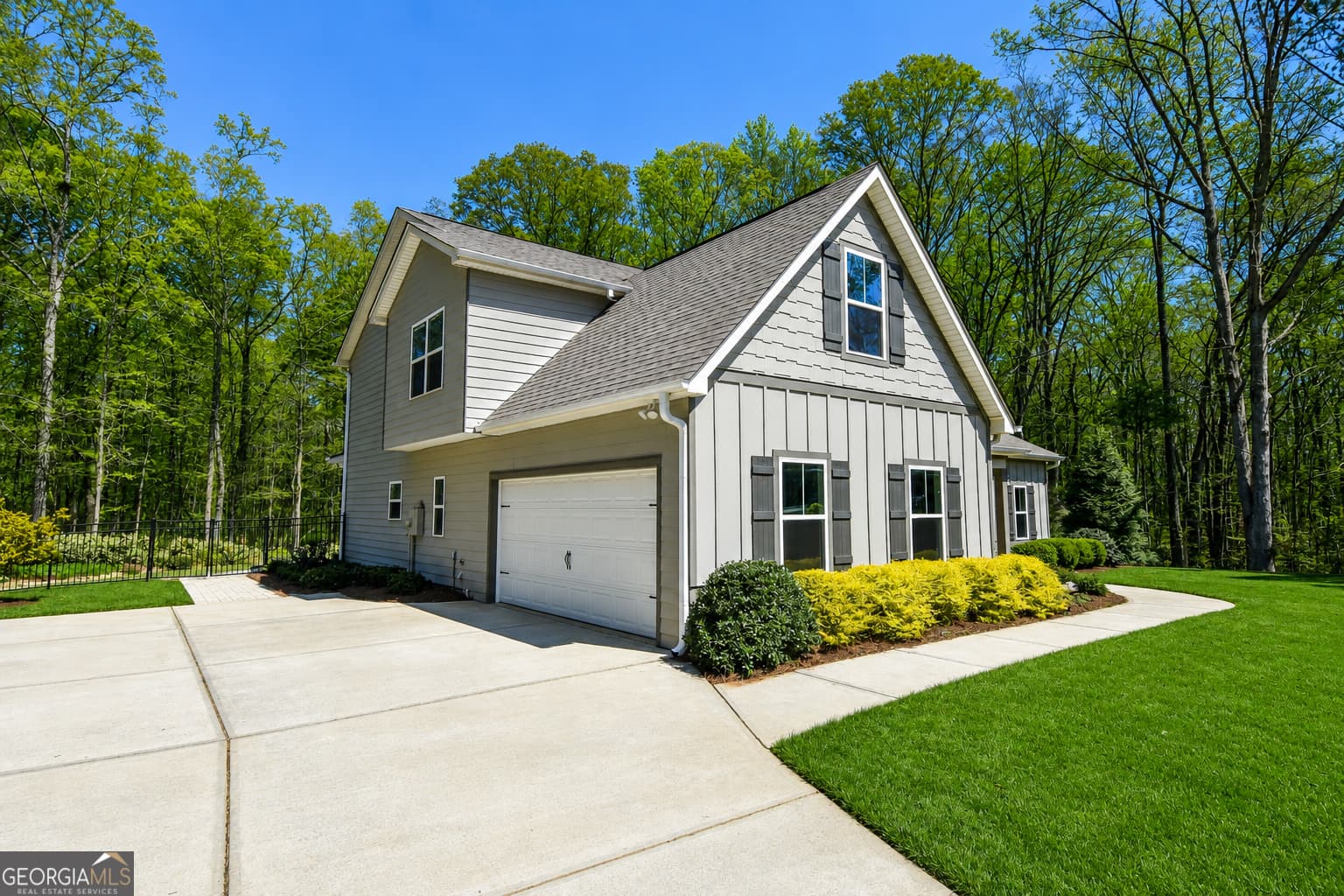 4 bedroom, 3.5 bathroom, 3,233 sq ft single family residence for sale at 397 Oak Grove Path, Griffin, GA 30224 — photo 4