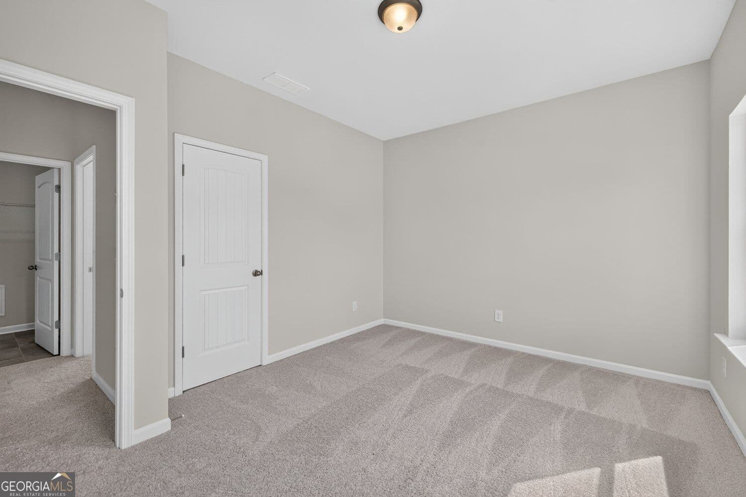 4 bedroom, 2.5 bathroom, 2,053 sq ft single family residence for sale at 139 Shire Loop, Calhoun, GA 30701 — photo 6