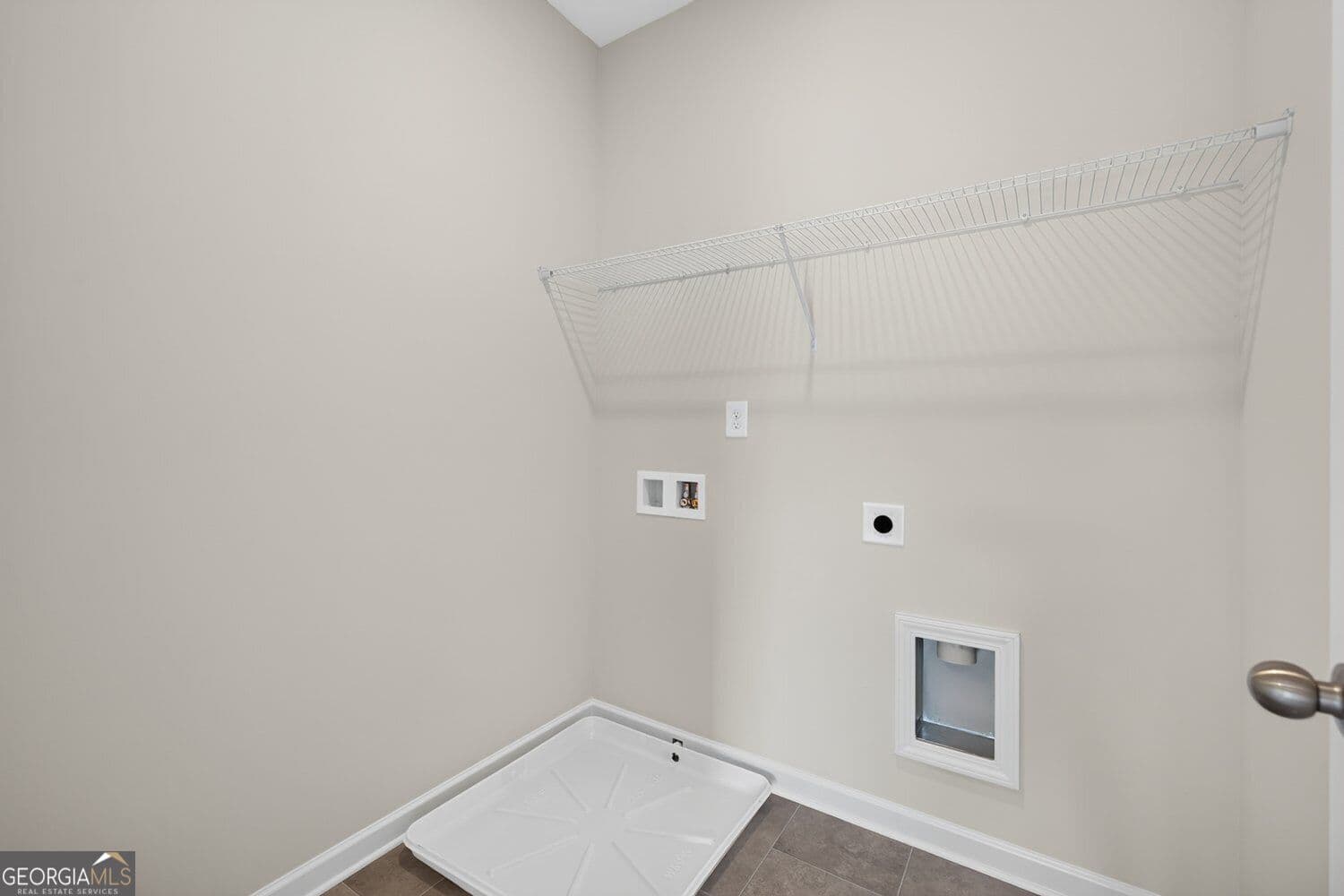 4 bedroom, 2.5 bathroom, 2,053 sq ft single family residence for sale at 139 Shire Loop, Calhoun, GA 30701 — photo 9