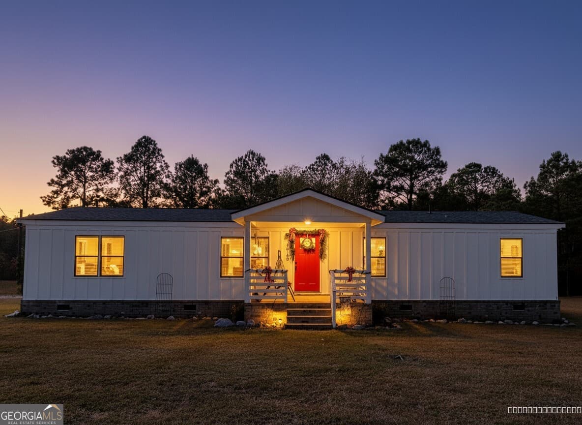 4 bedroom, 2 bathroom, 1,440 sq ft manufactured home,mobile home under contract at 10199 Ga Highway 296, Stapleton, GA 30823 — photo 2
