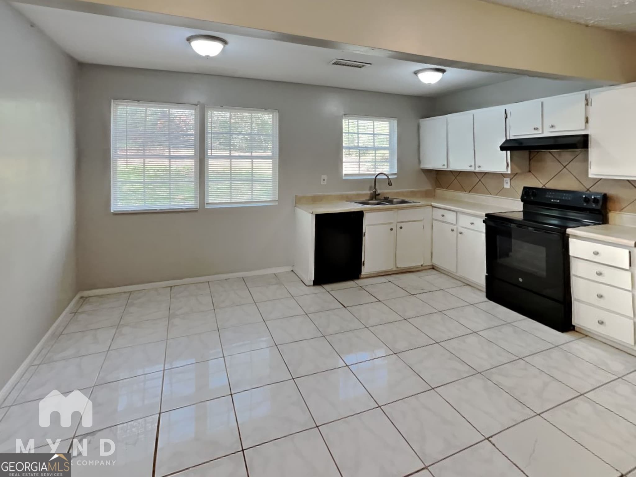 3 bedroom, 2 bathroom, 2 sq ft single family residence for rent at 450 Fairburn Road, Atlanta, GA 30331 for $1,621 a month — photo 3