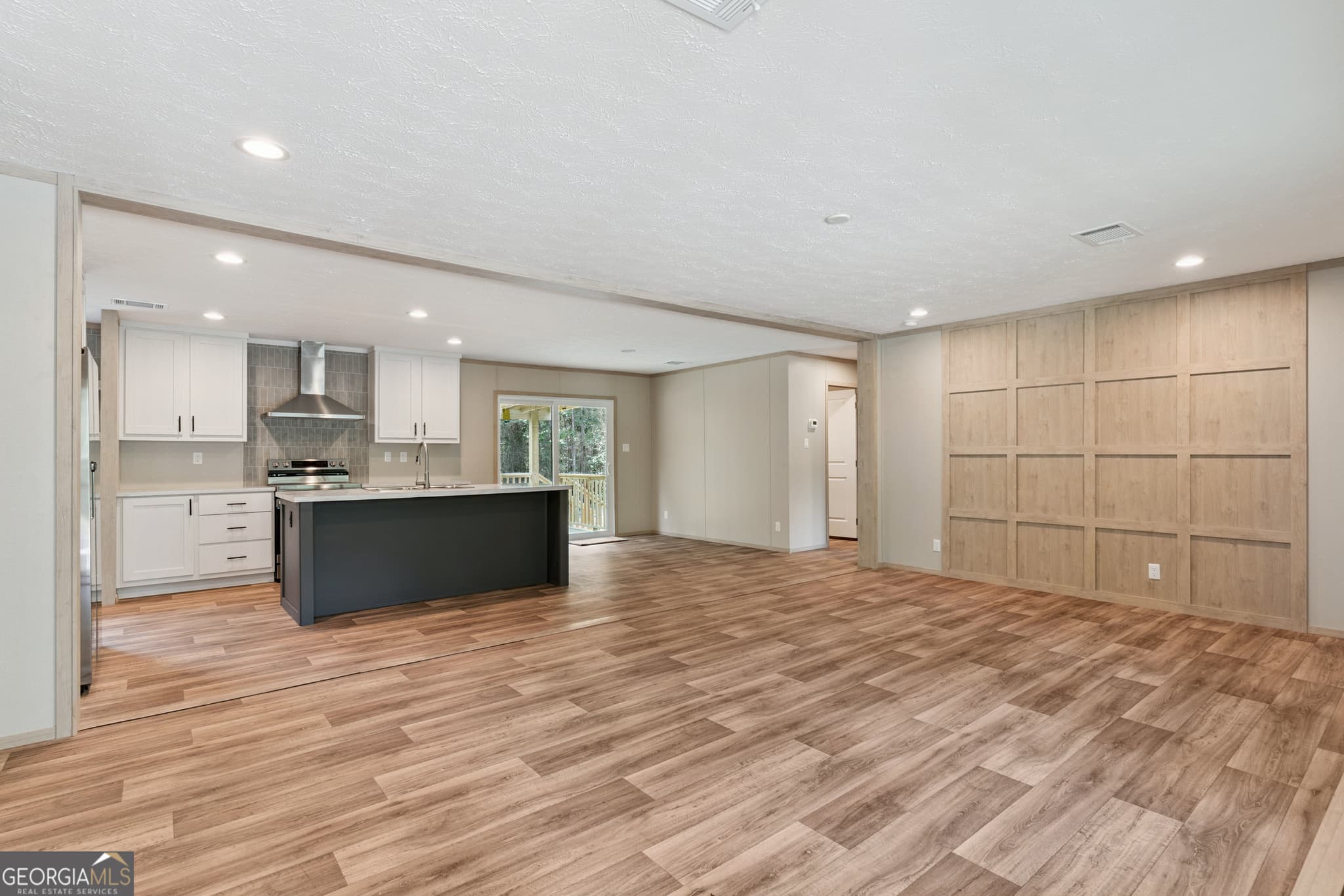 3 bedroom, 2 bathroom, 1,475 sq ft manufactured home,single family residence for sale at 9 N Riverhill Trail, Brunswick, GA 31525 — photo 7