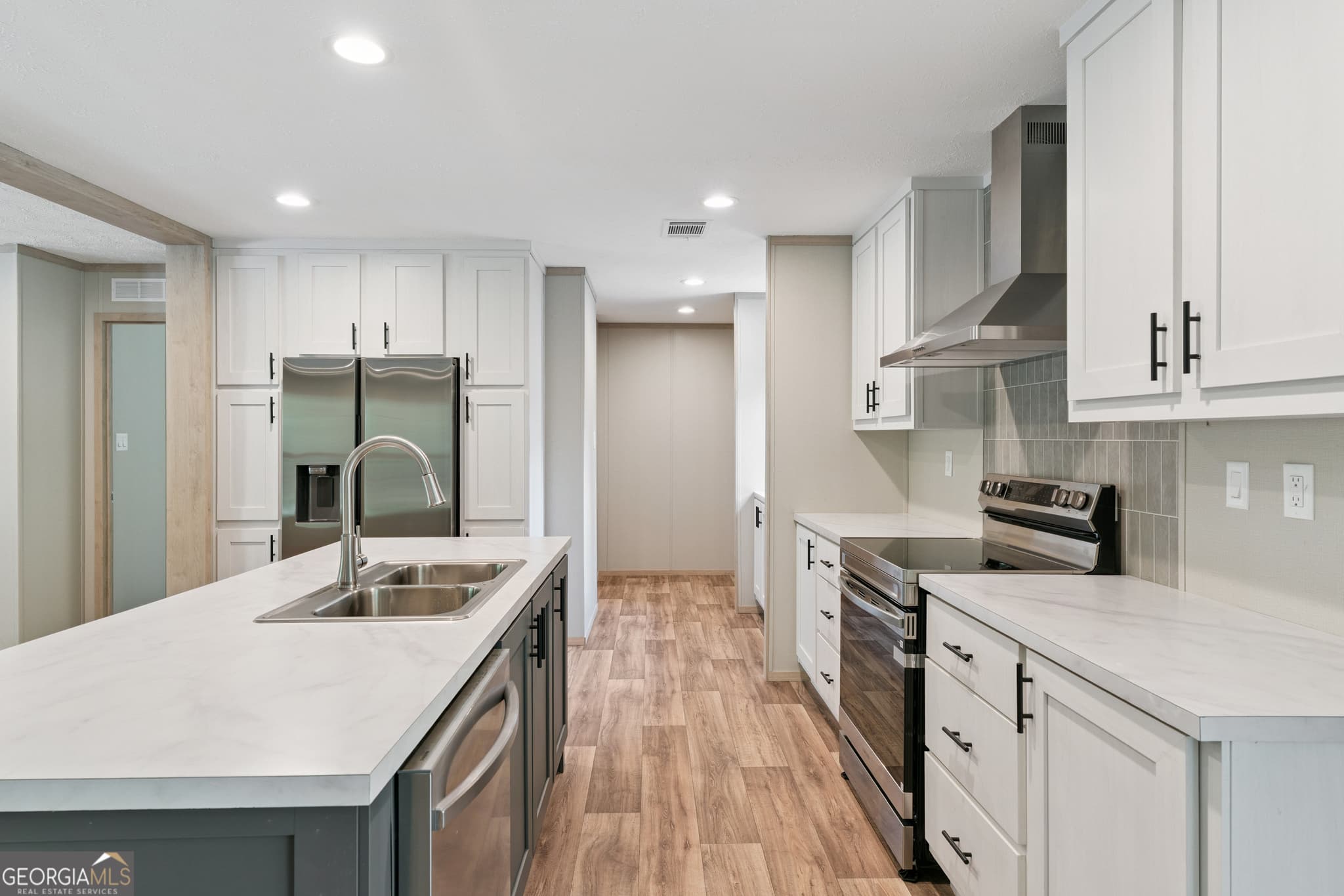 3 bedroom, 2 bathroom, 1,475 sq ft manufactured home,single family residence for sale at 9 N Riverhill Trail, Brunswick, GA 31525 — photo 10