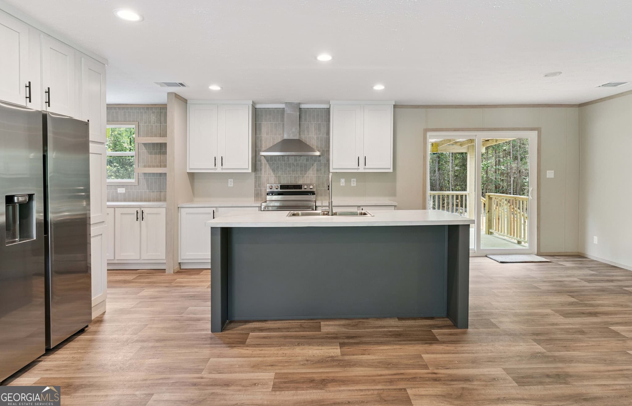3 bedroom, 2 bathroom, 1,475 sq ft manufactured home,single family residence for sale at 9 N Riverhill Trail, Brunswick, GA 31525 — photo 8