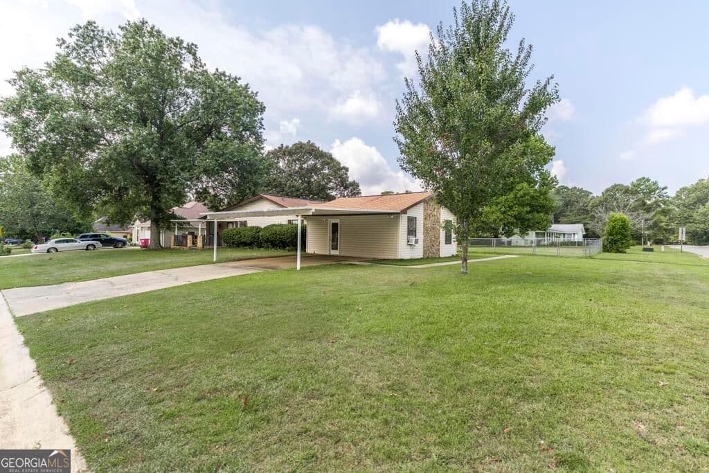 4 bedroom, 2 bathroom, 2,456 sq ft single family residence for sale at 211 Hickory Glen, Centerville, GA 31028 — photo 3