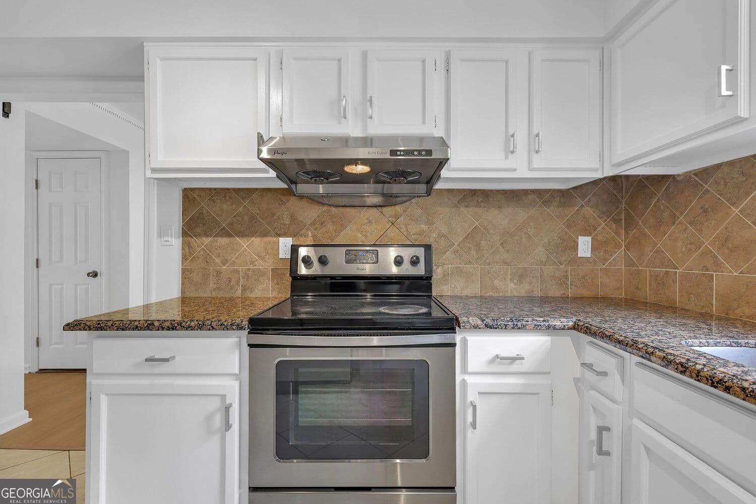 3 bedroom, 2.5 bathroom, 1,488 sq ft townhouse for sale at 1138 Moorestown Circle, Decatur, GA 30033 — photo 10