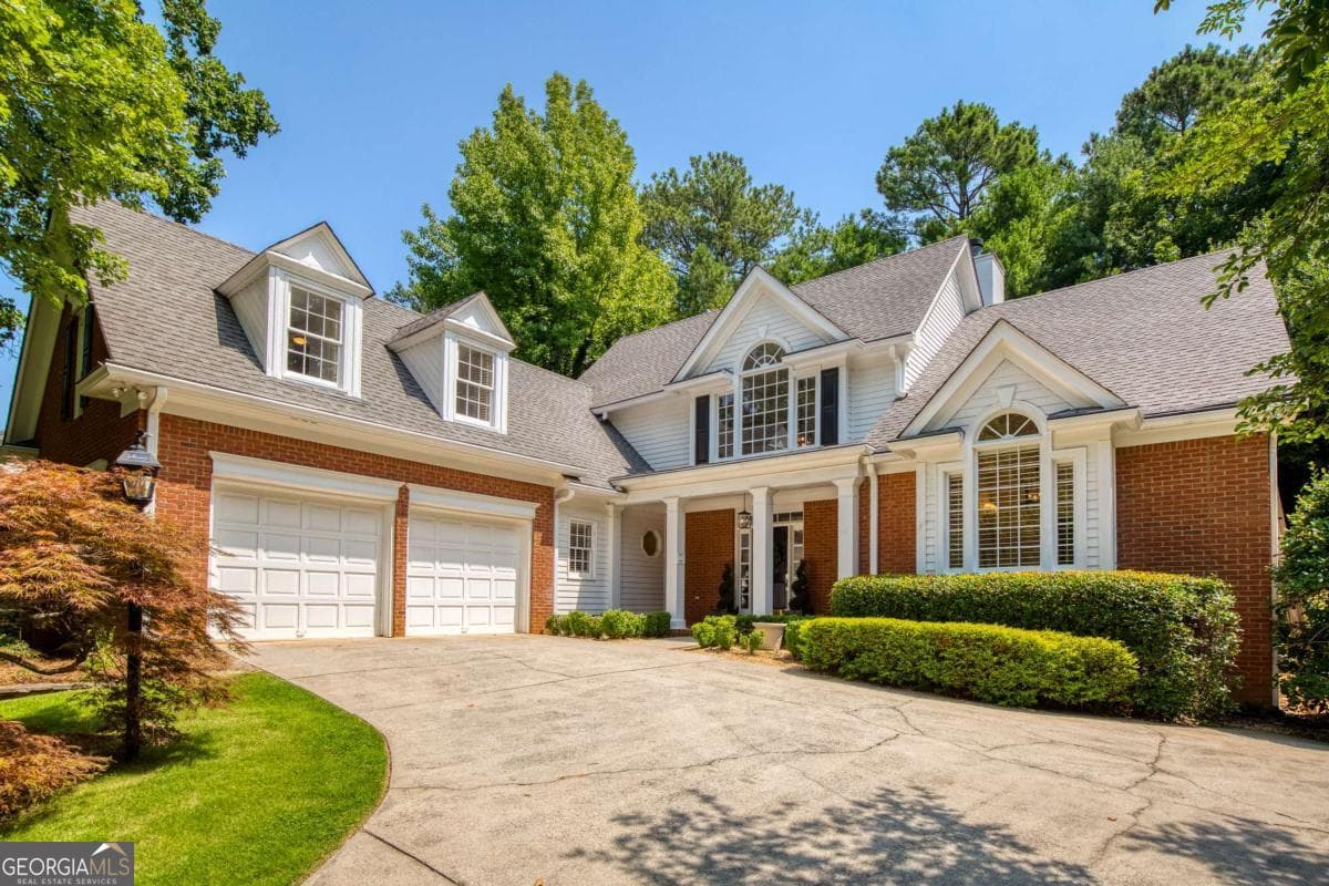 4 bedroom, 3.5 bathroom, 3,485 sq ft single family residence sold at 2815 Gleneagles Pointe, Alpharetta, GA 30005