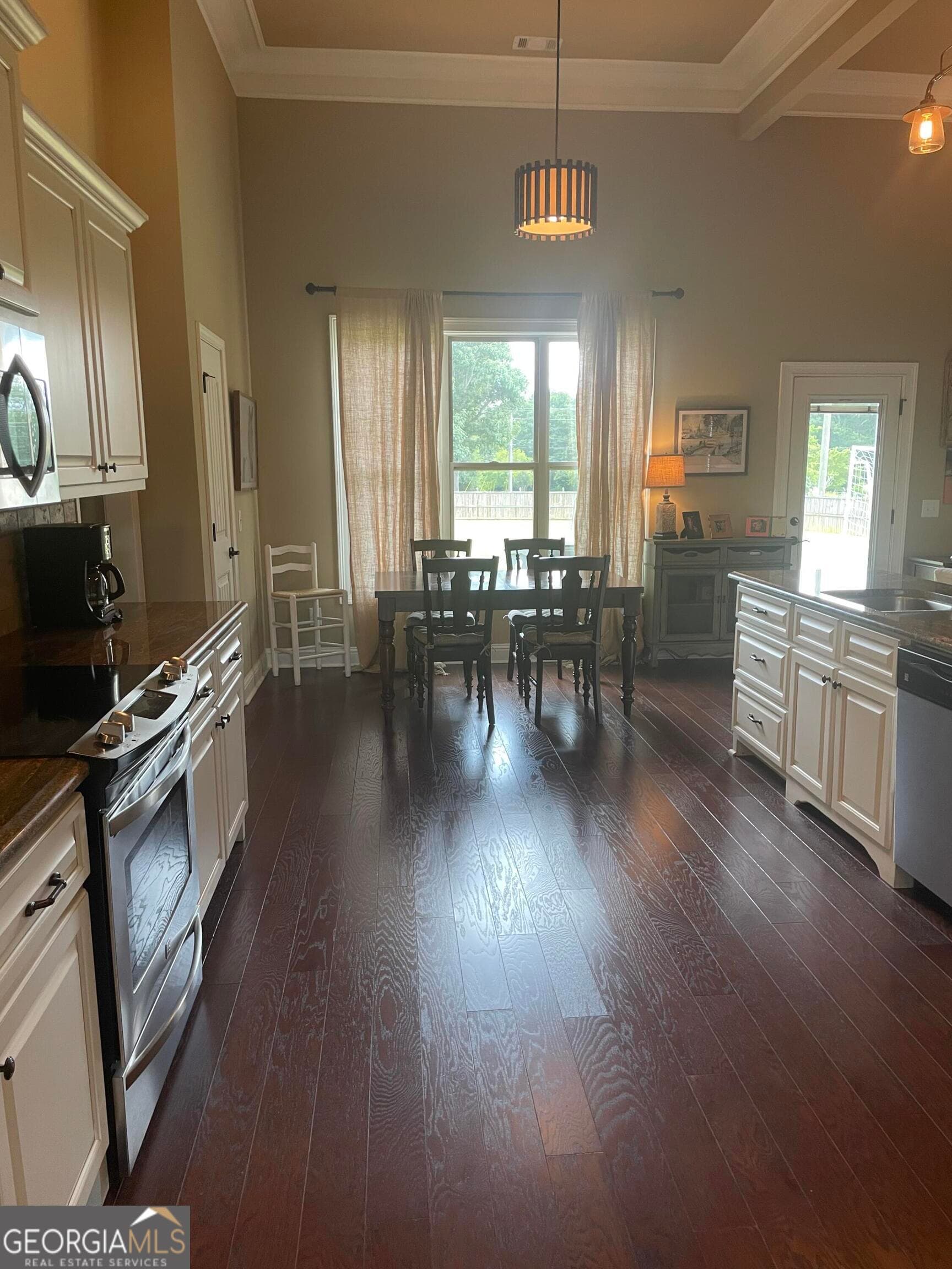 4 bedroom, 3 bathroom, 2,367 sq ft single family residence for sale at 36 Falcon Crest Way, Byron, GA 31008 — photo 6