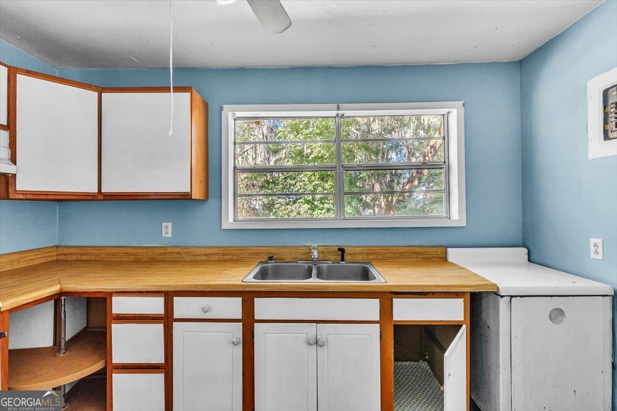 3 bedroom, 1 bathroom, 814 sq ft single family residence for sale at 177 Winoca Drive, Midway, GA 31320 — photo 8