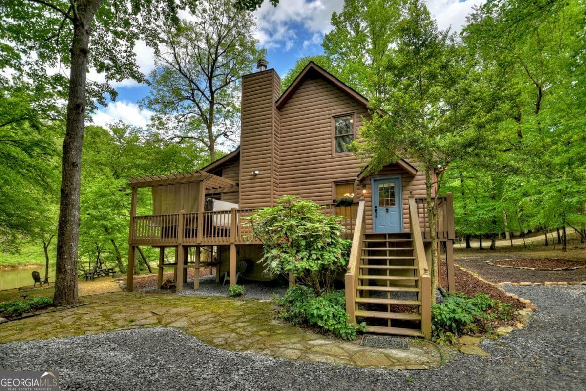 2 bedroom, 2 bathroom, 1,578 sq ft cabin,single family residence for sale at 133 Muller Lane, Ellijay, GA 30540 — photo 3