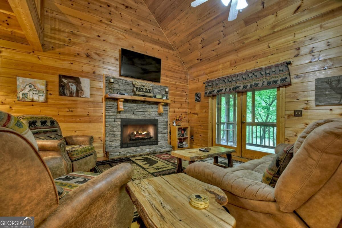 2 bedroom, 2 bathroom, 1,578 sq ft cabin,single family residence for sale at 133 Muller Lane, Ellijay, GA 30540 — photo 8
