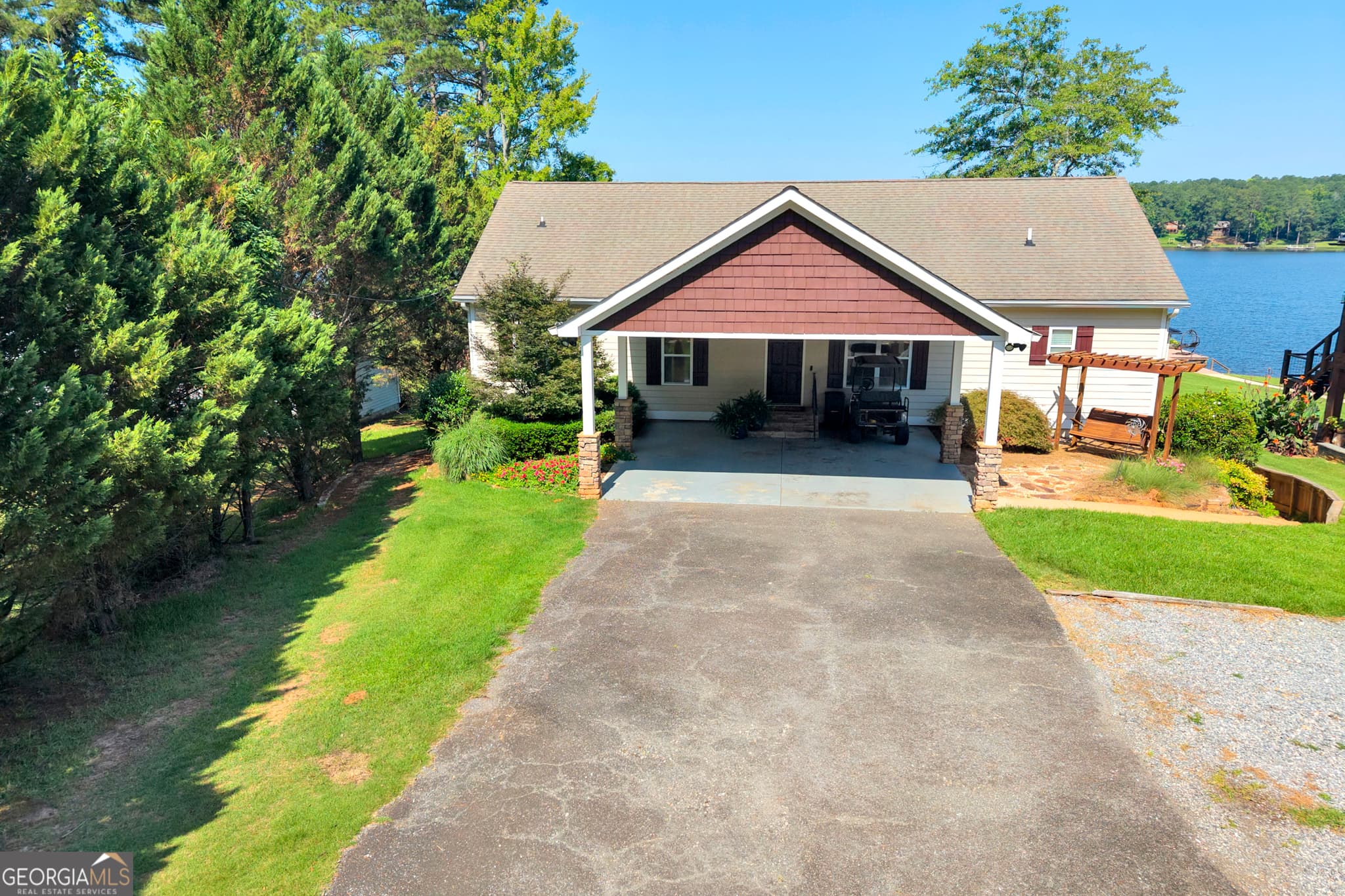 5 bedroom, 3 bathroom, 2,736 sq ft single family residence for sale at 167 N Steel Bridge Road, Eatonton, GA 31024