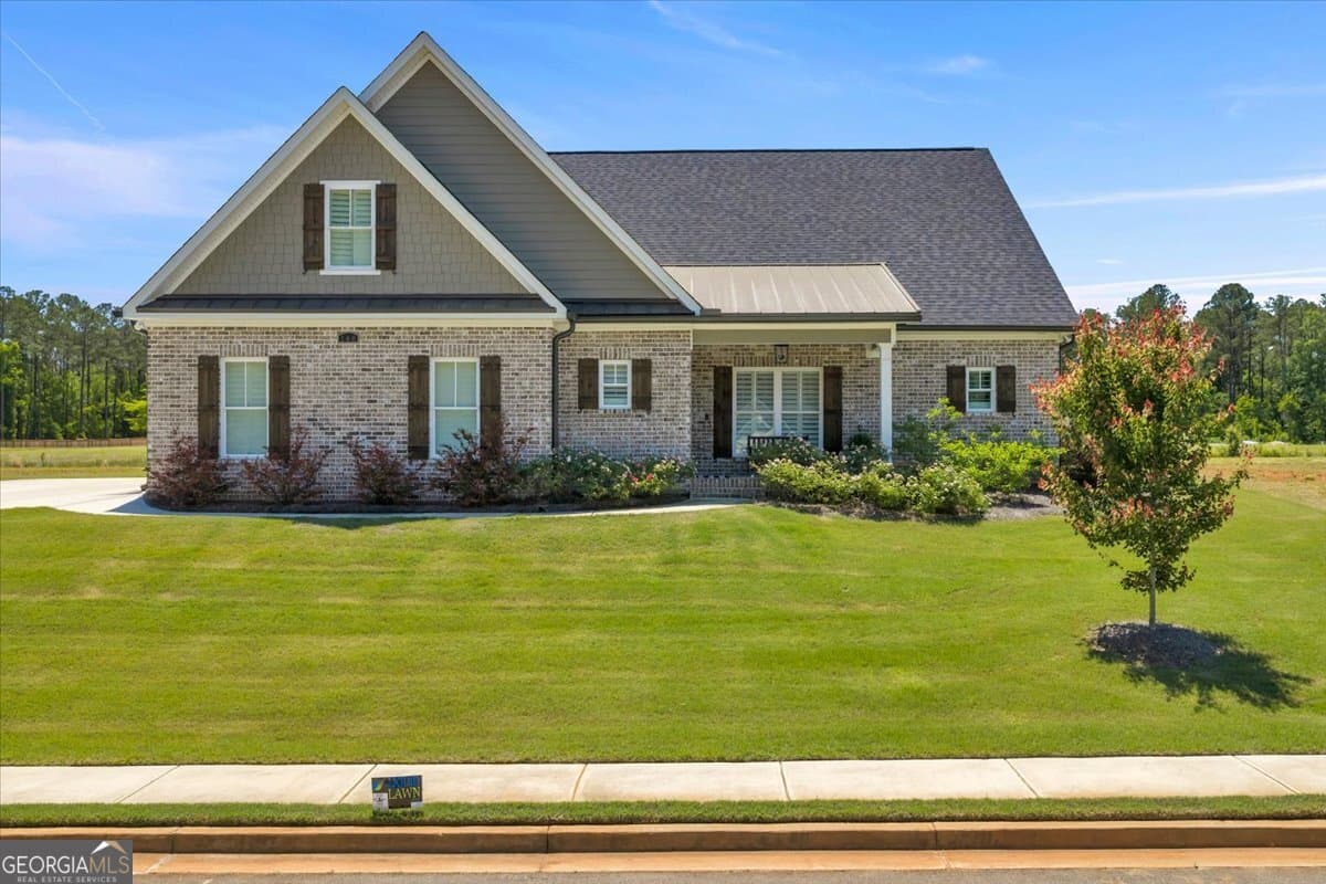 4 bedroom, 3.5 bathroom, 3,028 sq ft single family residence for sale at 148 Camden Trace, Macon, GA 31210 — photo 1 of 62