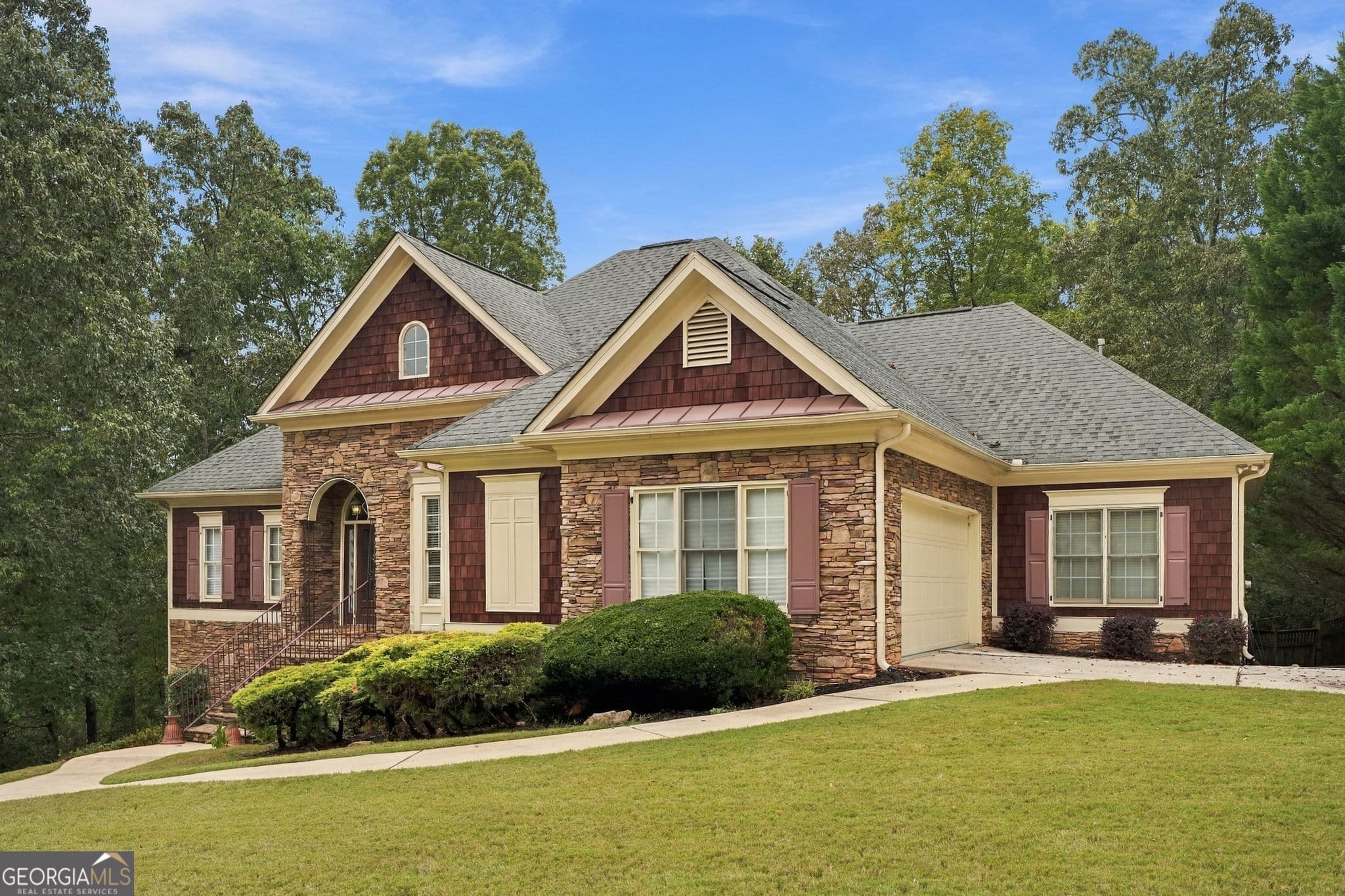 6 bedroom, 4.5 bathroom, 5,024 sq ft single family residence for sale at 5593 Bent Grass Way, Douglasville, GA 30135 — photo 2