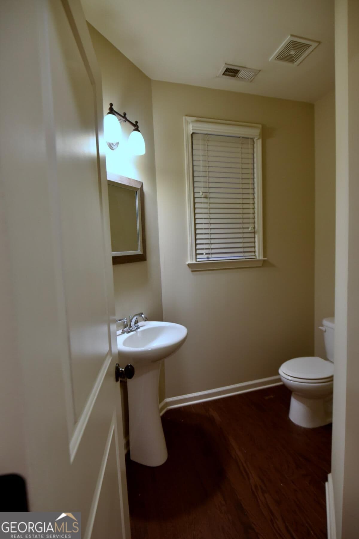 4 bedroom, 3.5 bathroom, 3,200 sq ft single family residence for rent at 8455 Village School Drive, Cumming, GA 30041 for $2,995 a month — photo 5