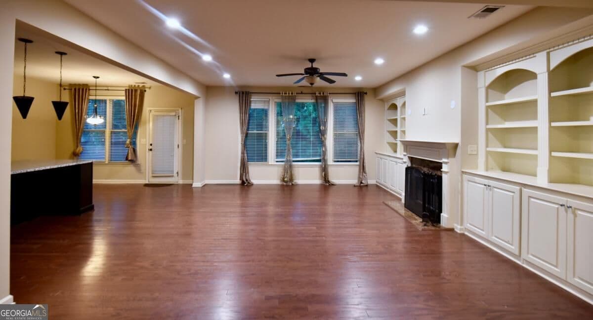 4 bedroom, 3.5 bathroom, 3,200 sq ft single family residence for rent at 8455 Village School Drive, Cumming, GA 30041 for $2,995 a month — photo 8