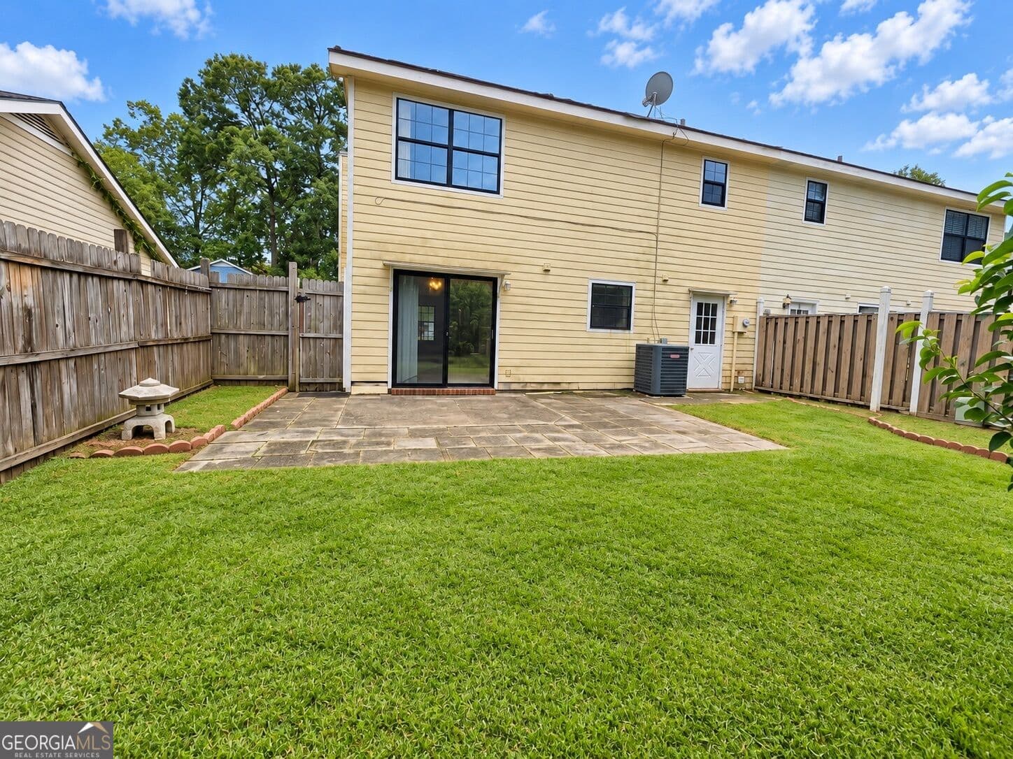 2 bedroom, 1.5 bathroom, 1,292 sq ft townhouse for sale at 130 Holland Park Circle, Savannah, GA 31419 — photo 9