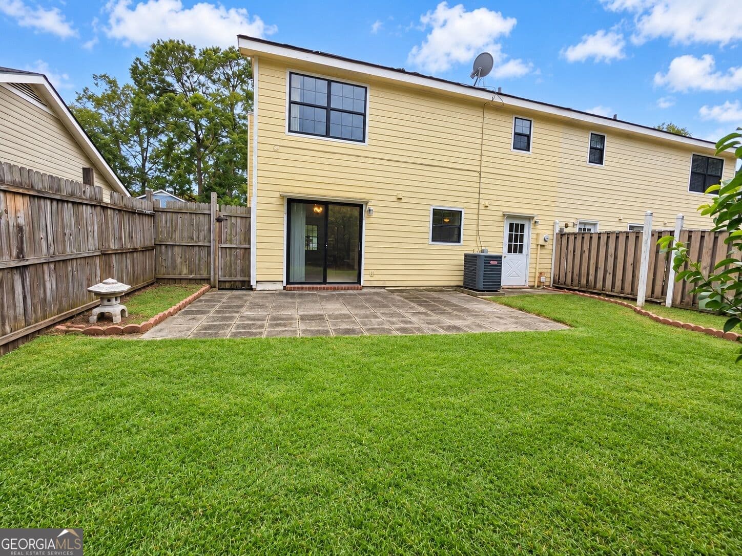 2 bedroom, 1.5 bathroom, 1,292 sq ft townhouse for sale at 130 Holland Park Circle, Savannah, GA 31419 — photo 8