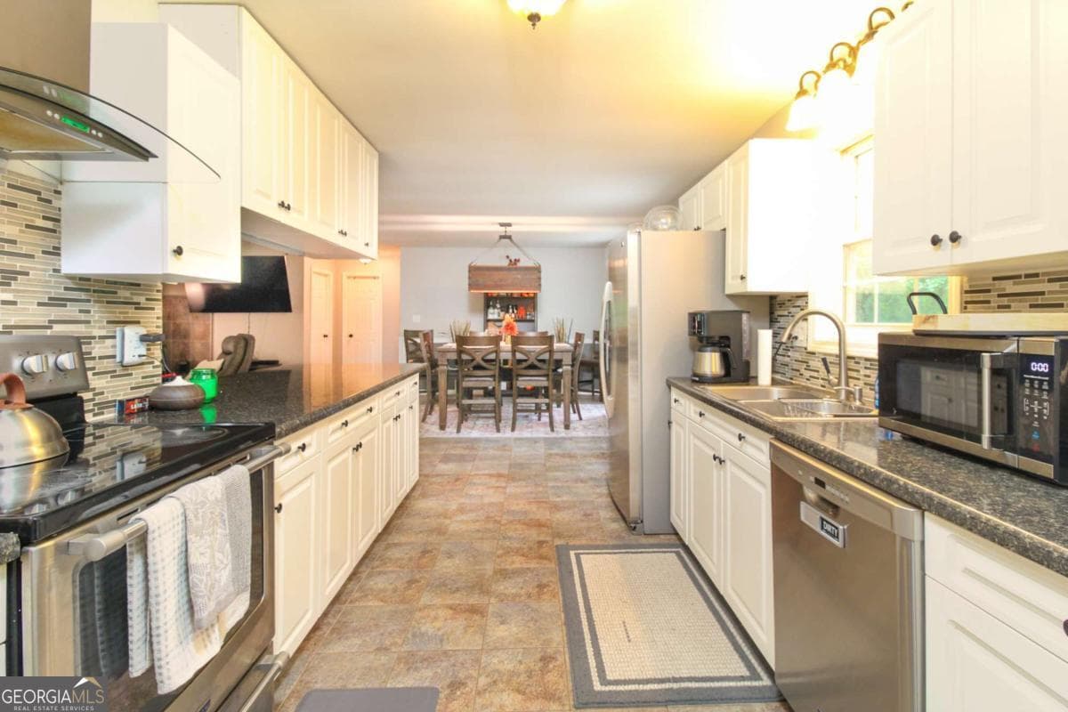 3 bedroom, 2 bathroom, 1,620 sq ft single family residence for sale at 45 Katie Beth Road, Comer, GA 30629 — photo 10