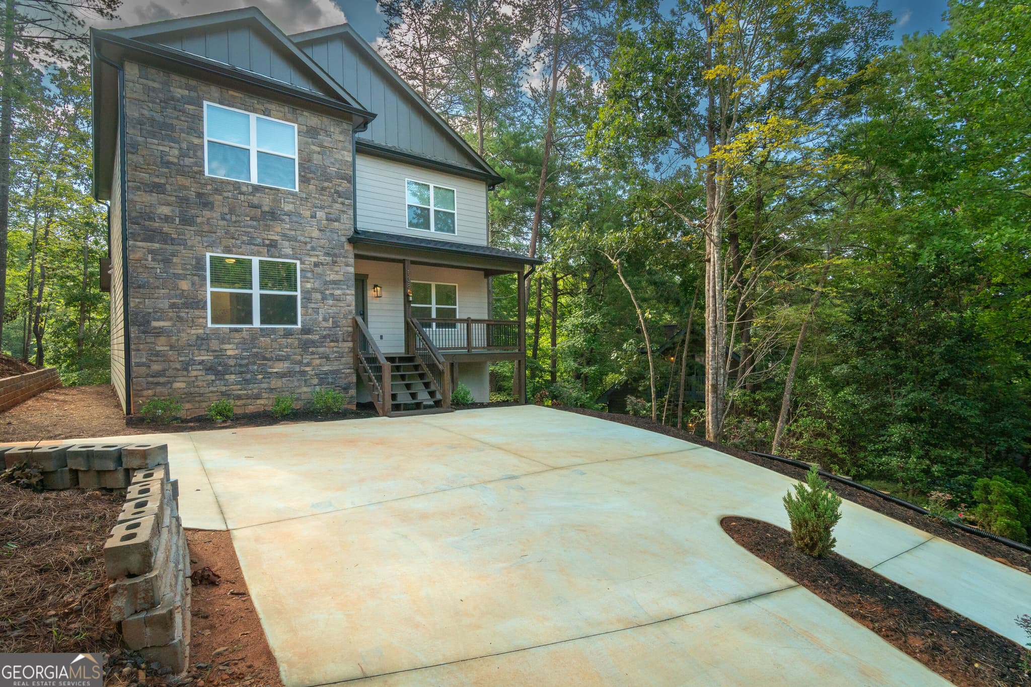 4 bedroom, 4.5 bathroom, 2,202 sq ft single family residence for sale at 138 Alte Bruecke Strasse, Helen, GA 30545 — photo 10