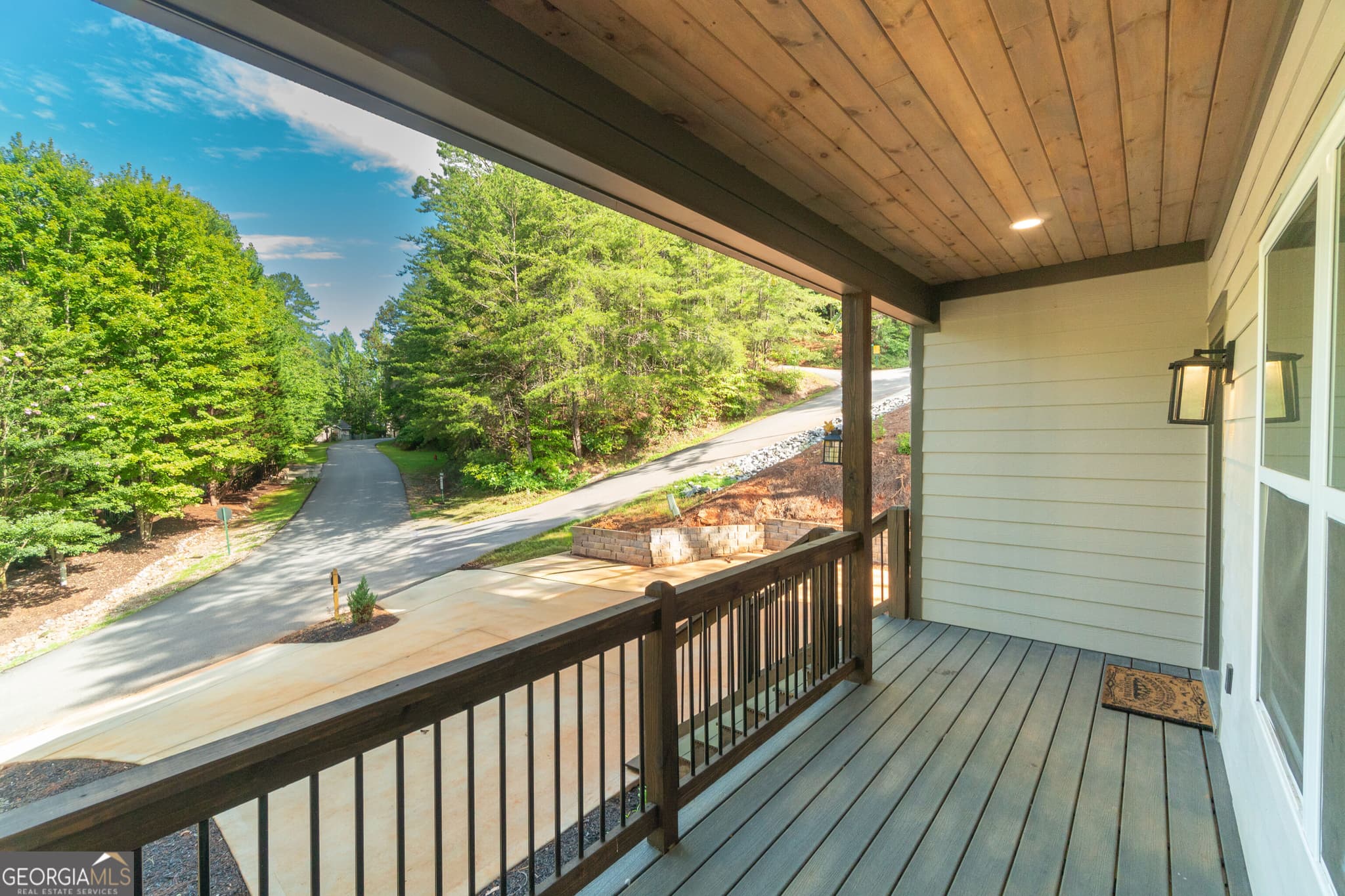4 bedroom, 4.5 bathroom, 2,202 sq ft single family residence for sale at 138 Alte Bruecke Strasse, Helen, GA 30545 — photo 8
