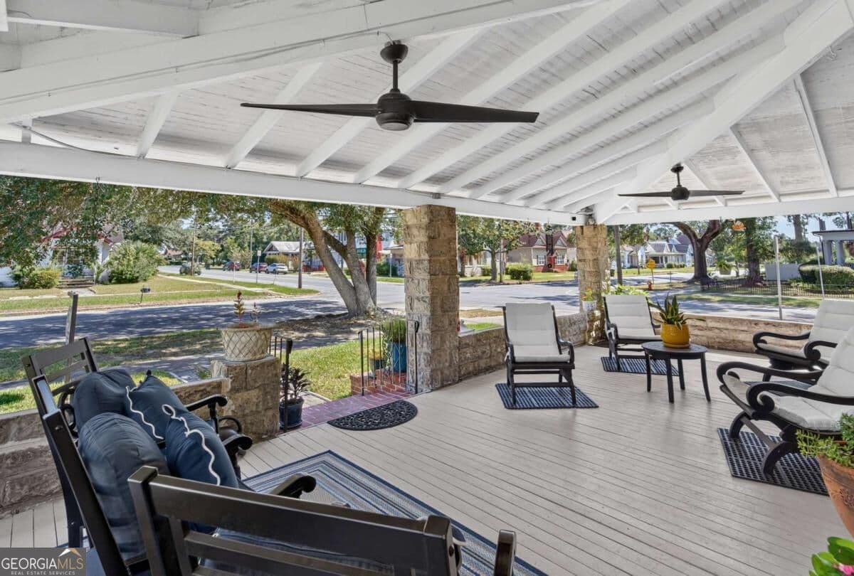 5 bedroom, 2.5 bathroom, 3,456 sq ft single family residence for sale at 601 Mcdonald Street, Waycross, GA 31503 — photo 6