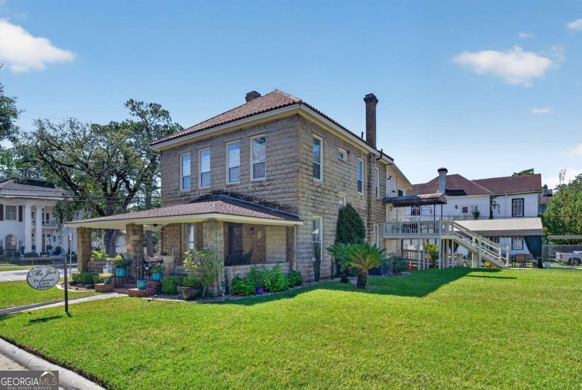 5 bedroom, 2.5 bathroom, 3,456 sq ft single family residence for sale at 601 Mcdonald Street, Waycross, GA 31503 — photo 4