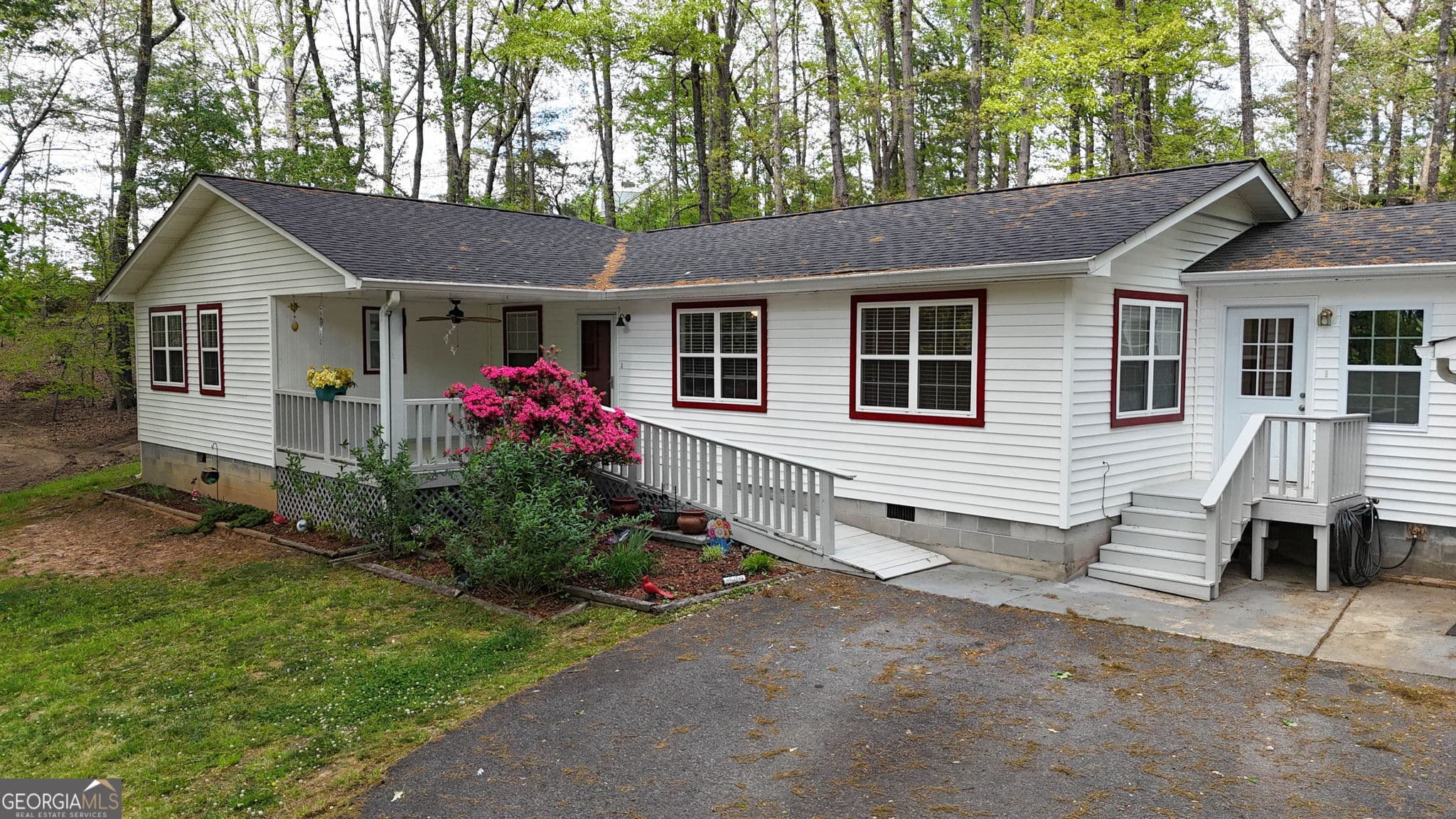 3 bedroom, 2 bathroom, 1,704 sq ft single family residence for sale at 104 Country Corners Road, Blairsville, GA 30512 — photo 5