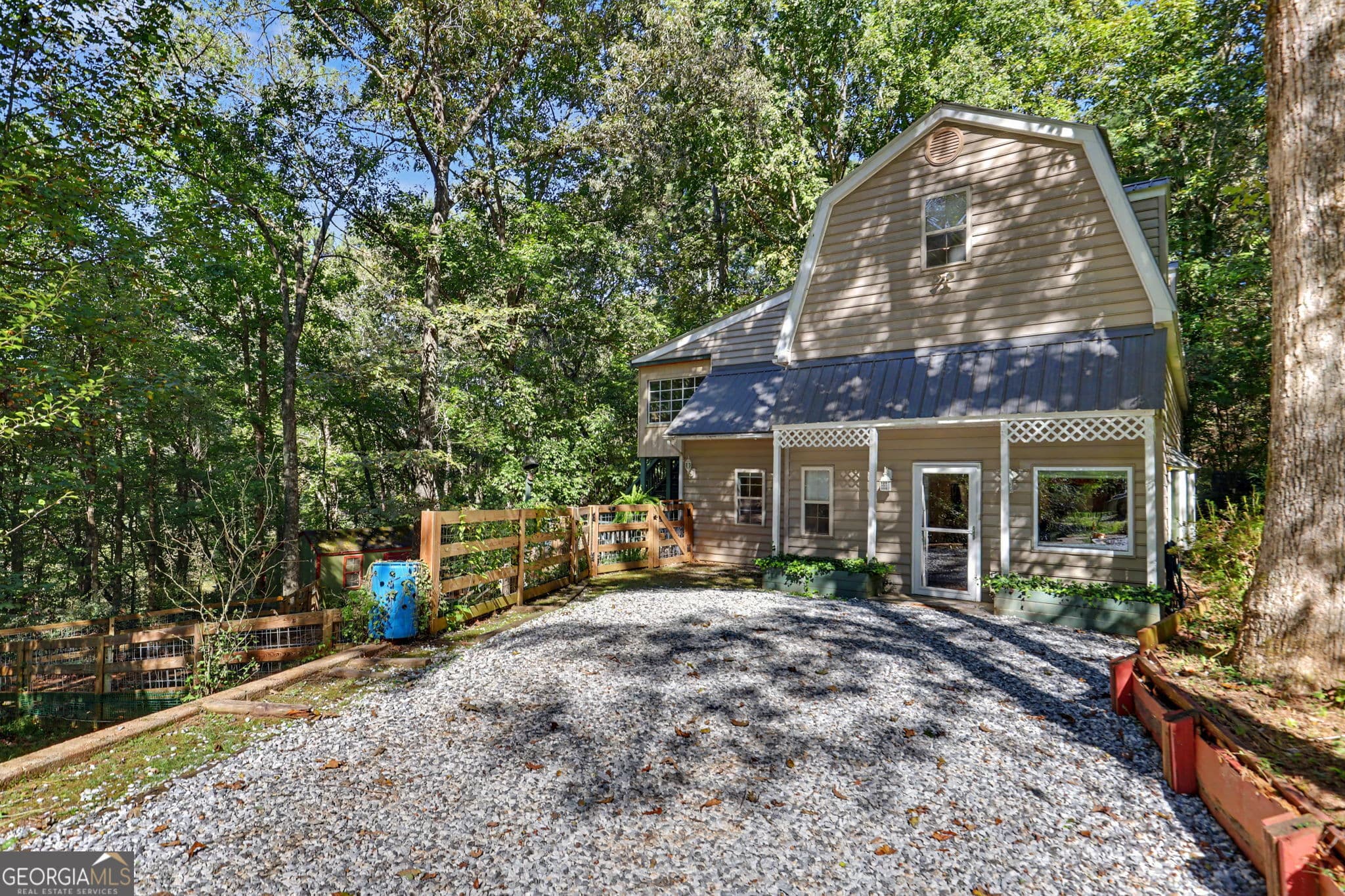 4 bedroom, 2 bathroom, 2,196 sq ft single family residence for sale at 755 Beaver Lake Drive, Clarkesville, GA 30523 — photo 6