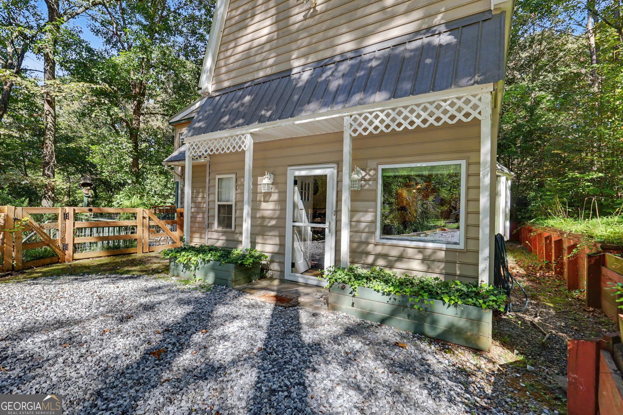 4 bedroom, 2 bathroom, 2,196 sq ft single family residence for sale at 755 Beaver Lake Drive, Clarkesville, GA 30523 — photo 7
