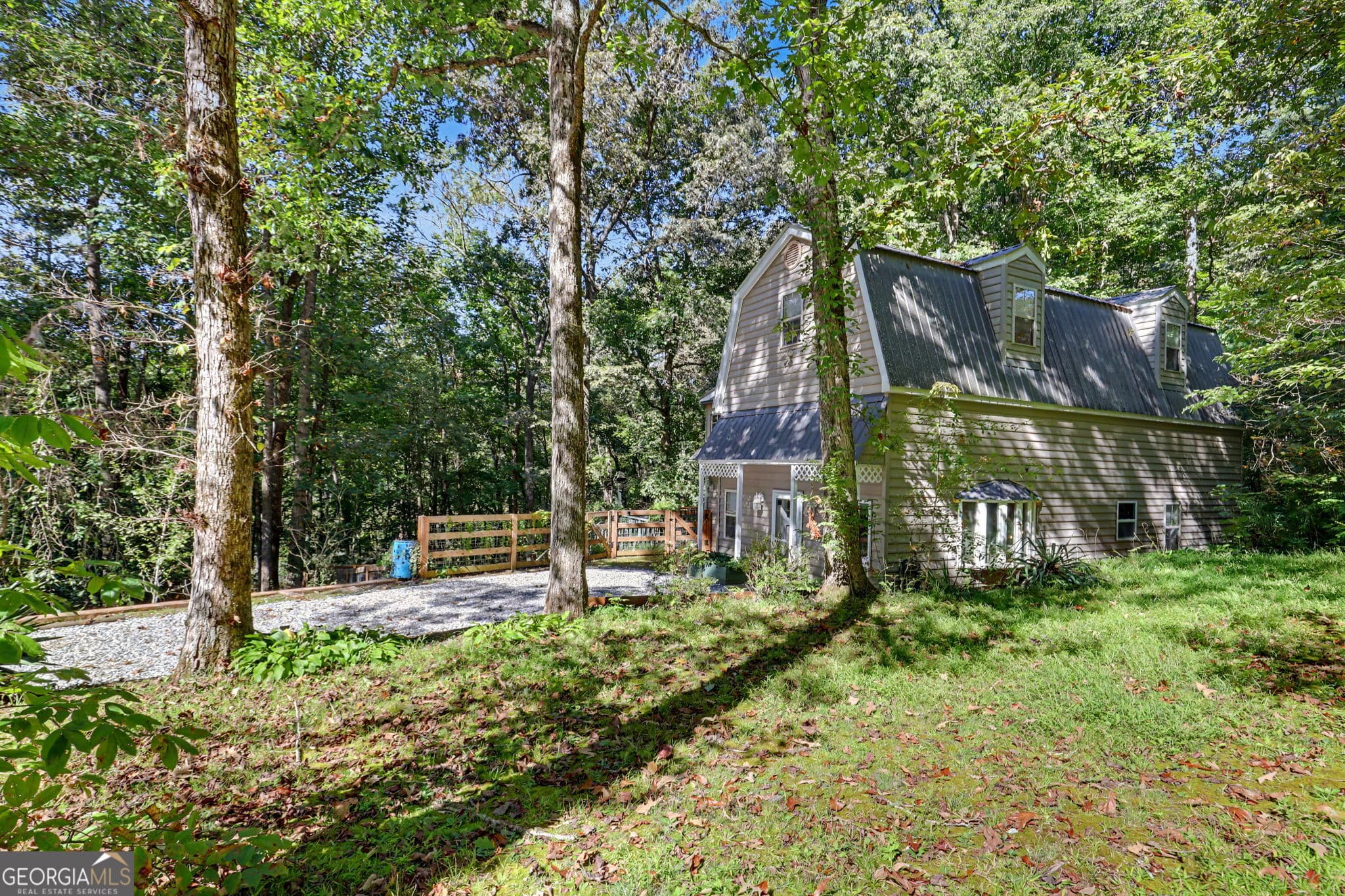 4 bedroom, 2 bathroom, 2,196 sq ft single family residence for sale at 755 Beaver Lake Drive, Clarkesville, GA 30523 — photo 9