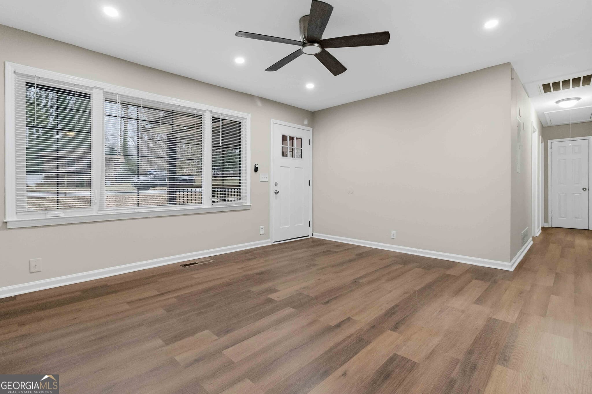 4 bedroom, 2 bathroom, 1,604 sq ft single family residence for sale at 2953 MEADOWVIEW Drive, Atlanta, GA 30316 — photo 8