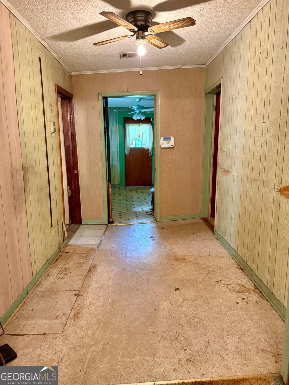 3 bedroom, 1 bathroom, 1,319 sq ft single family residence under contract at 705 W 11Th Avenue, Cordele, GA 31015 — photo 6