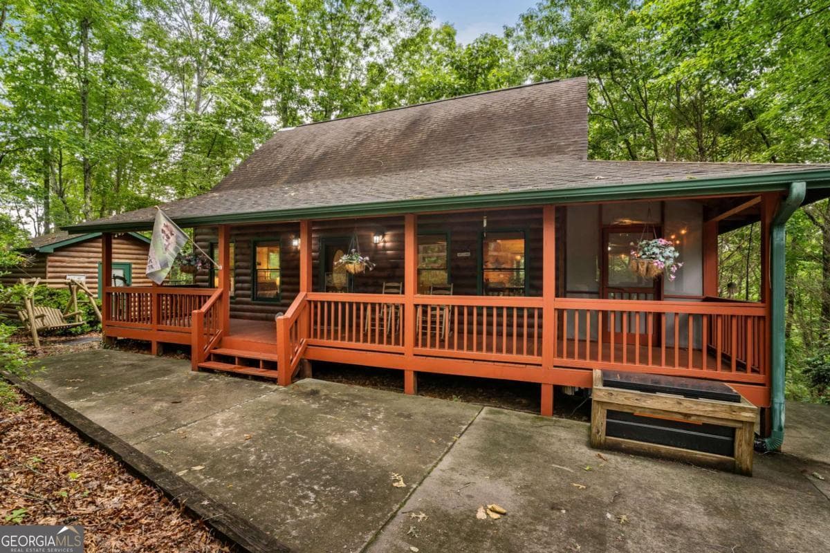 3 bedroom, 3 bathroom, 2,256 sq ft cabin,single family residence for sale at 398 Mountain Tops Circle, Blue Ridge, GA 30513