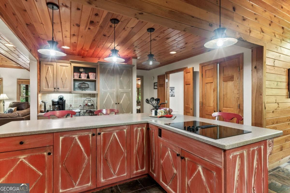 3 bedroom, 3 bathroom, 2,256 sq ft cabin,single family residence for sale at 398 Mountain Tops Circle, Blue Ridge, GA 30513 — photo 9
