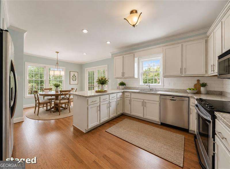 4 bedroom, 2.5 bathroom, 3,572 sq ft single family residence for sale at 6321 Woodlore Drive, Acworth, GA 30101 — photo 10
