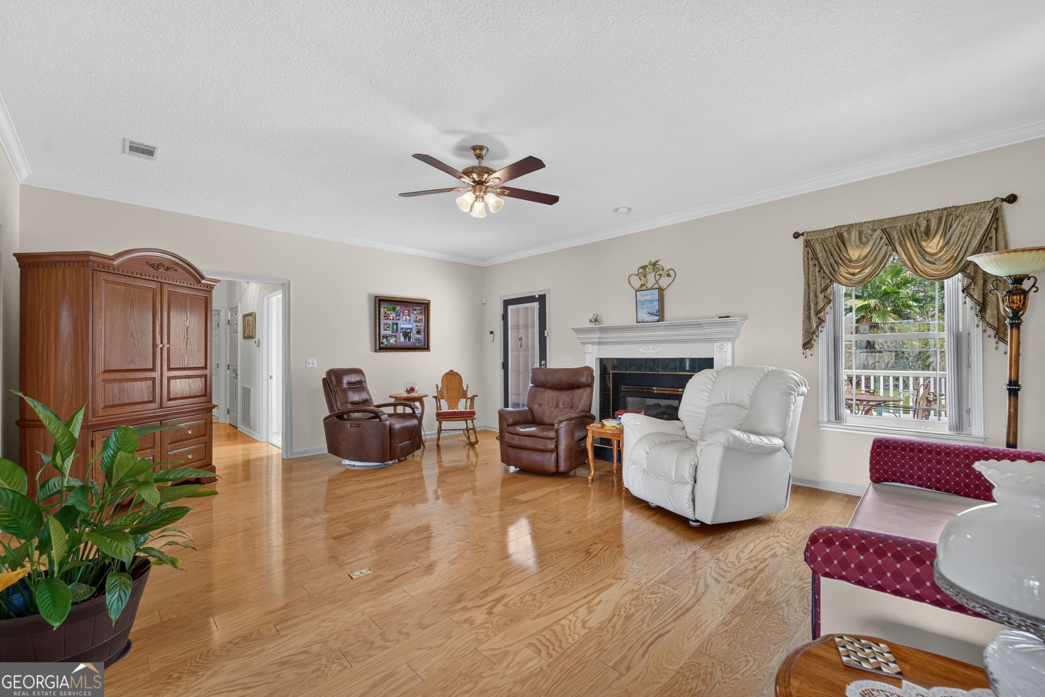 3 bedroom, 2 bathroom, 2,158 sq ft single family residence for sale at 932 Hitching Post Lane, Waycross, GA 31503 — photo 4