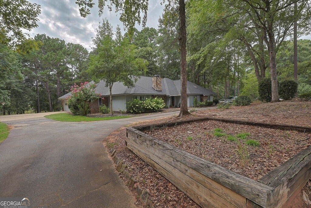 3 bedroom, 2.5 bathroom, 3,122 sq ft single family residence for sale at 69 WATERWAY DRIVE, Cataula, GA 31804 — photo 3
