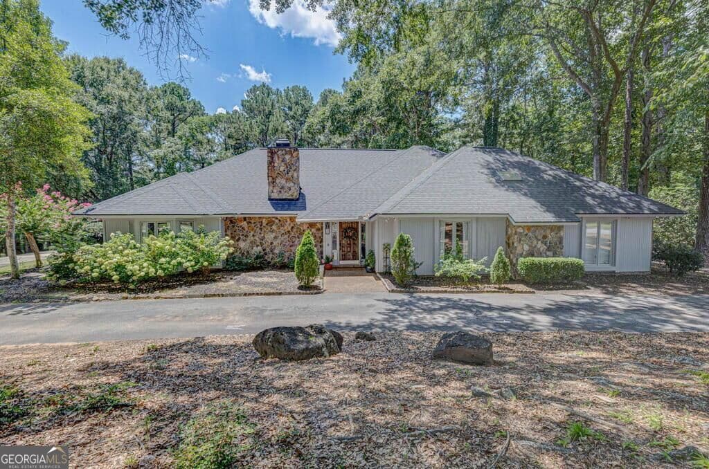3 bedroom, 2.5 bathroom, 3,122 sq ft single family residence for sale at 69 WATERWAY DRIVE, Cataula, GA 31804 — photo 1 of 32