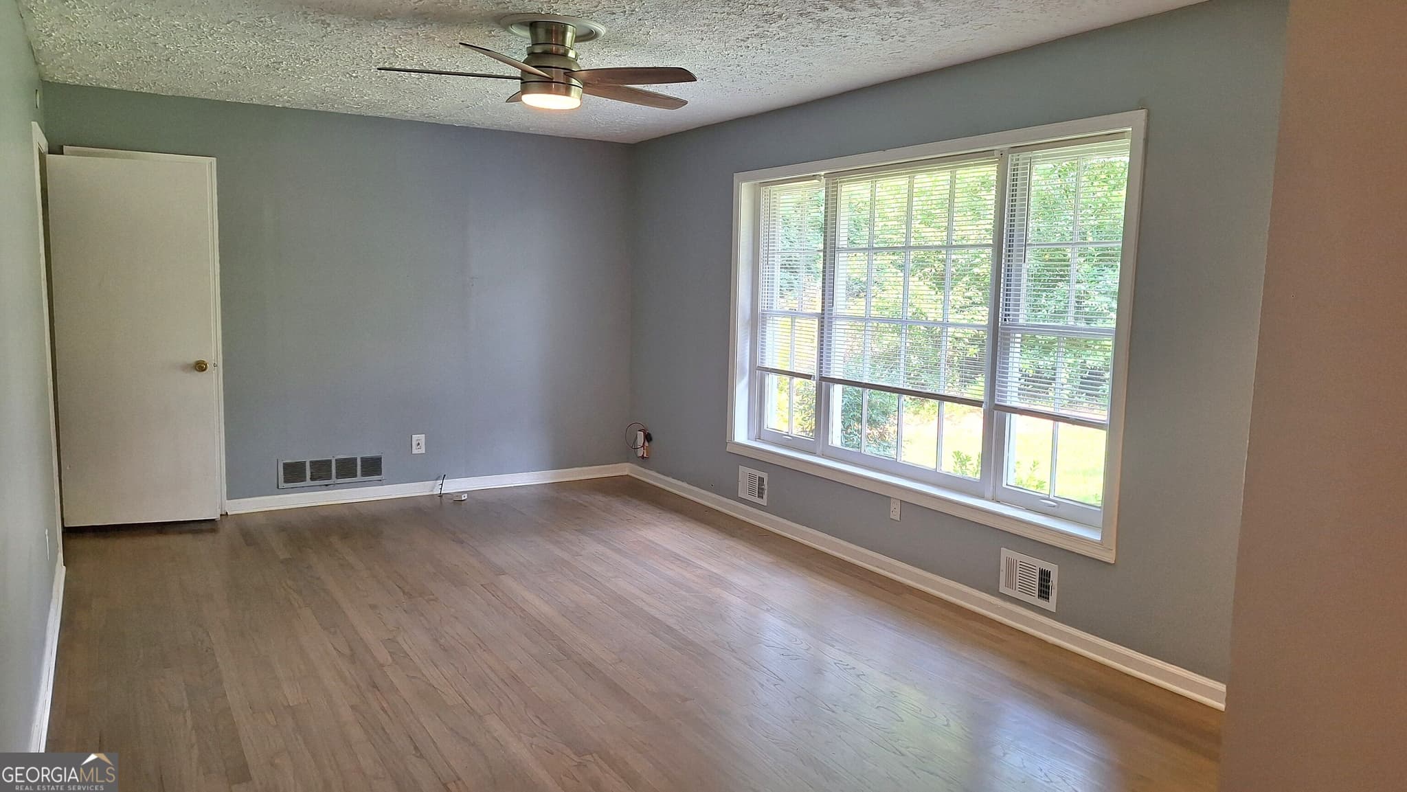 4 bedroom, 2 bathroom, 1,225 sq ft single family residence for sale at 1189 Grace Street, Mableton, GA 30126 — photo 2