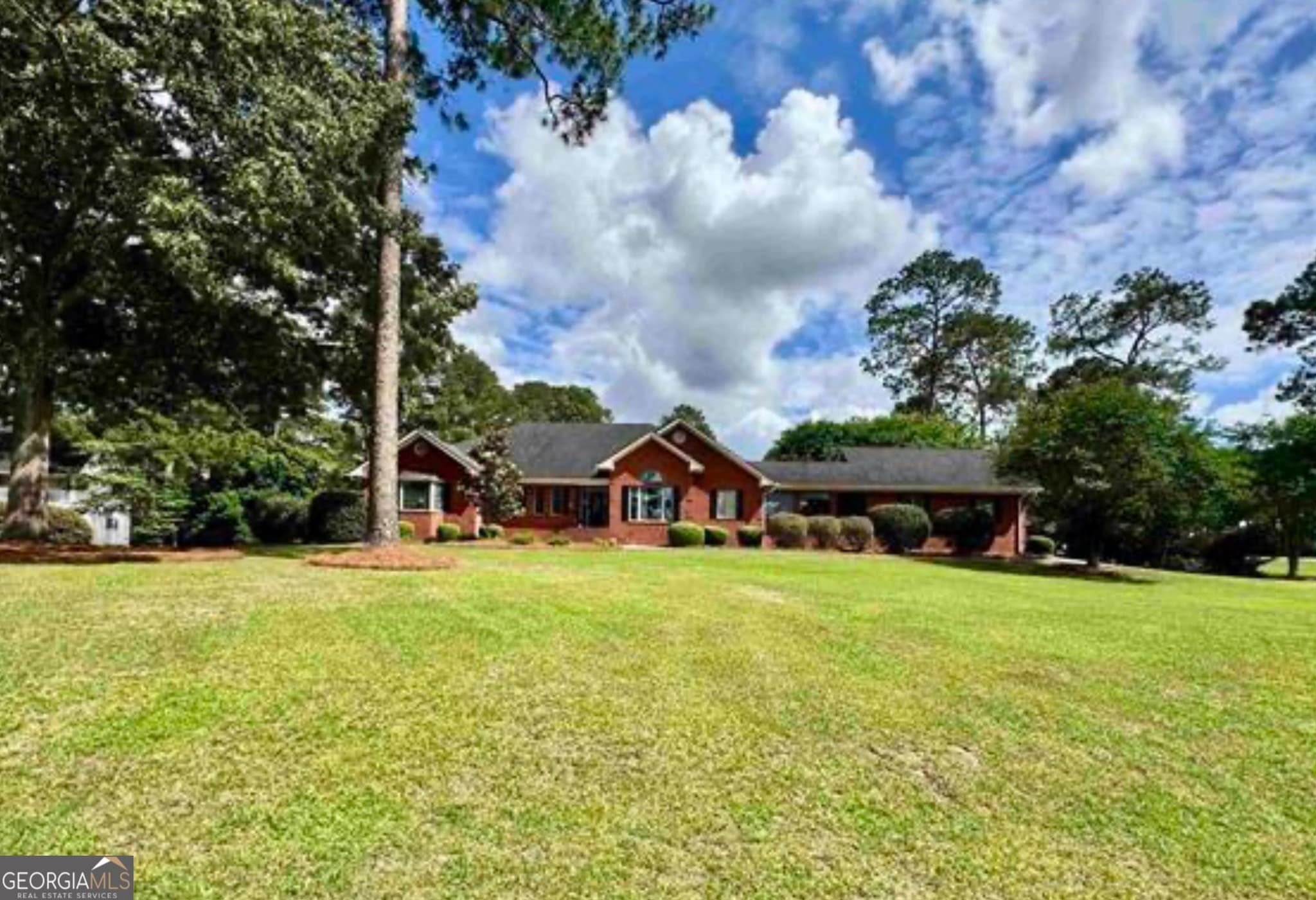 4 bedroom, 2.5 bathroom, 2,464 sq ft single family residence for sale at 102 OAKATEE COURT Courts, Cordele, GA 31015 — photo 3