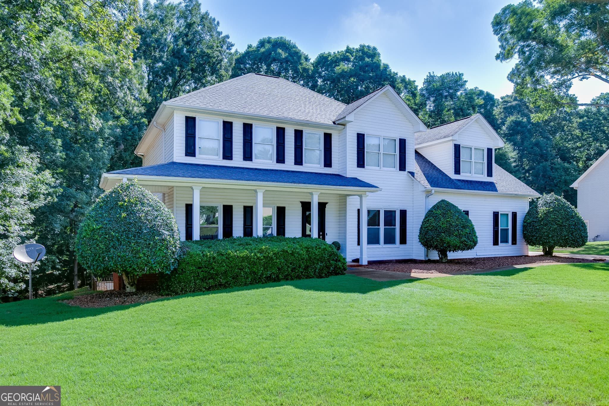 4 bedroom, 3.5 bathroom, 3,821 sq ft single family residence for sale at 4020 Derby Drive, Gainesville, GA 30507 — photo 2