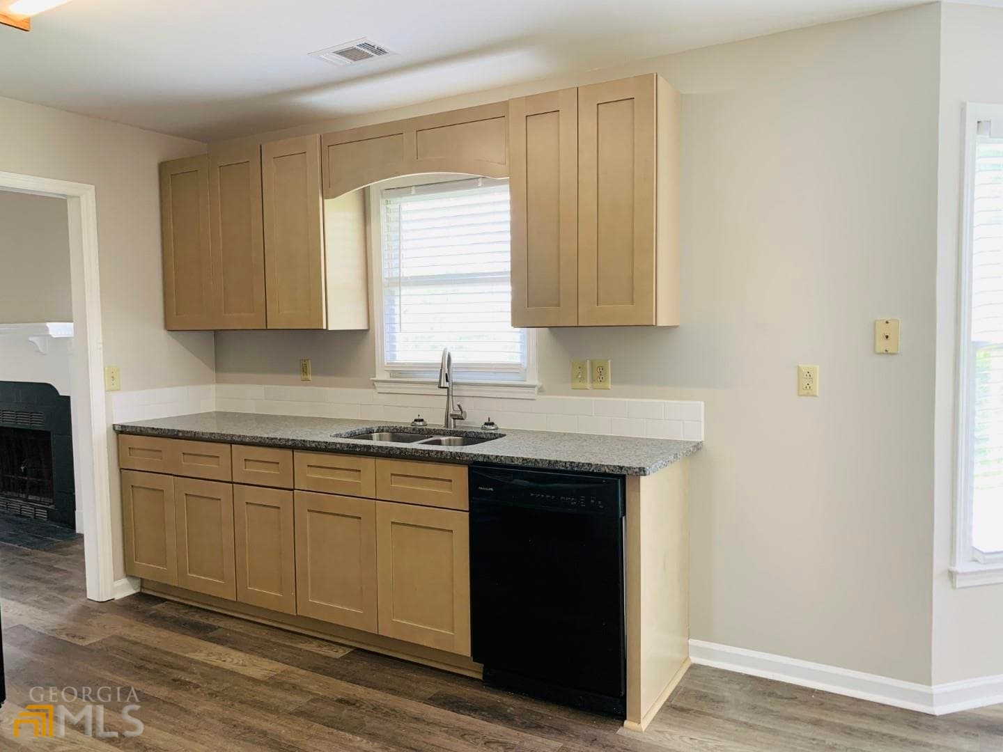 4 bedroom, 2 bathroom, 1,953 sq ft single family residence for rent at 61 Garden Hills Drive, Newnan, GA 30263 for $1,950 a month — photo 6