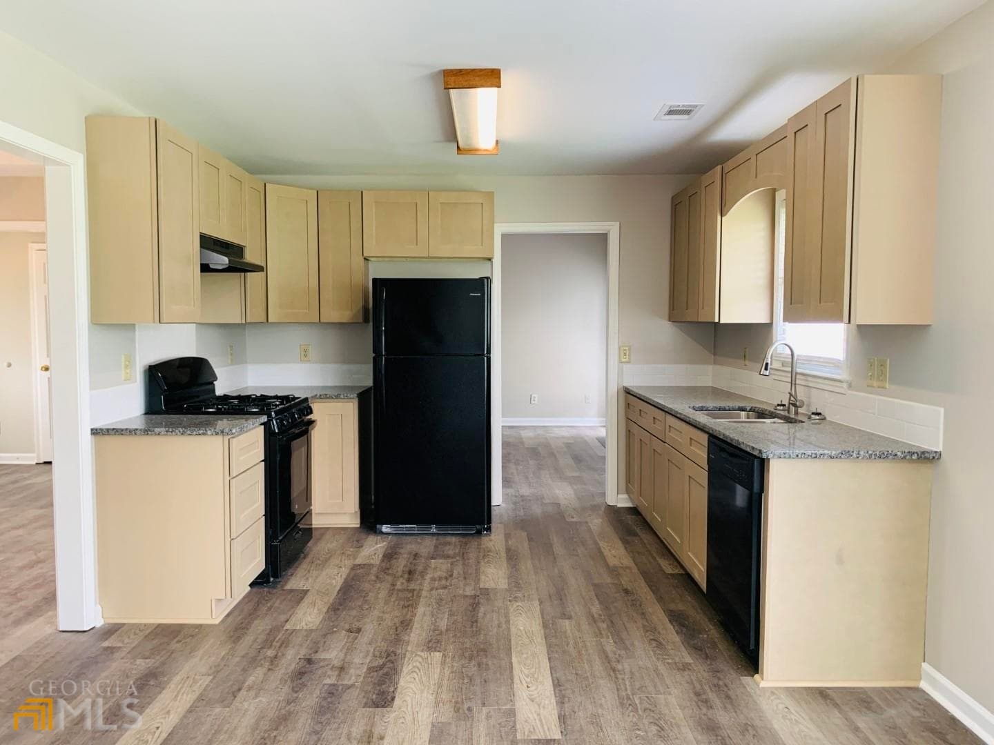 4 bedroom, 2 bathroom, 1,953 sq ft single family residence for rent at 61 Garden Hills Drive, Newnan, GA 30263 for $1,950 a month — photo 5